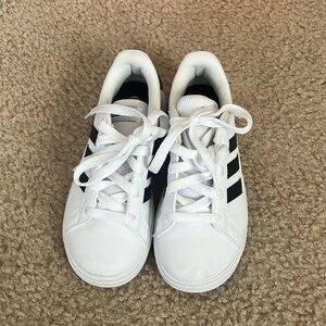 Adidas Grand Court shoes